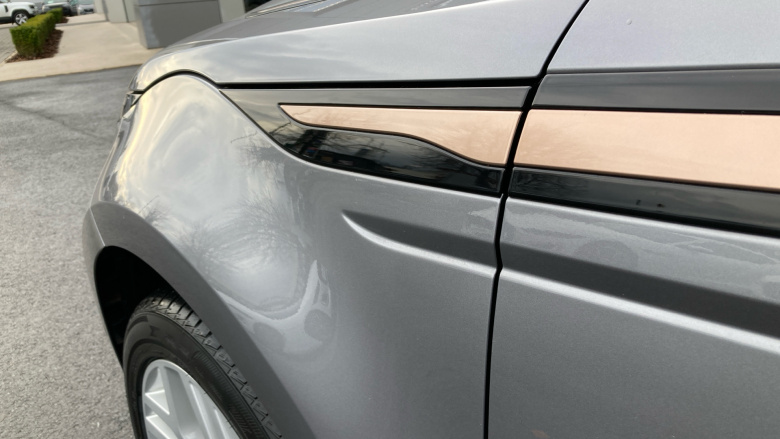 Land Rover Range Rover Evoque 1.5 P300e R-Dynamic SE 5dr Auto Hatchback